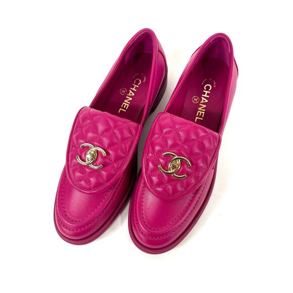 Chanel Quilted Turn-Lock Loafers Fuchsia Pink Gold Tone CC Leather Moccasin 41 - Picture 2 of 9